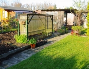 Acker und Tomatenzelt