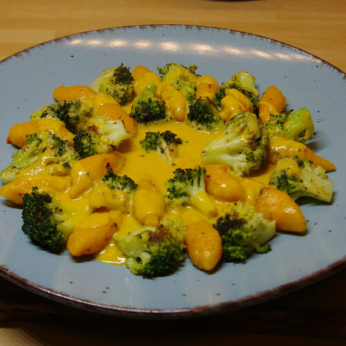 Strauchdiebe • Rezepte • Kürbis Gnocchi mit gebratenem Brokkoli und ...