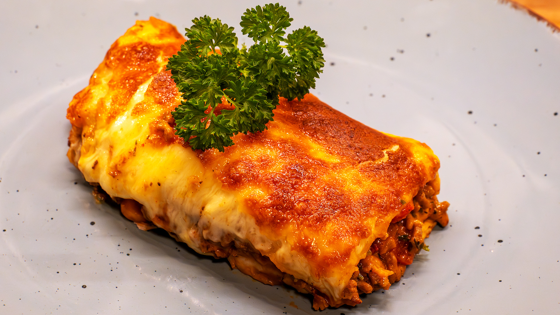 Hackfleisch Tortilla mit Käse überbacken